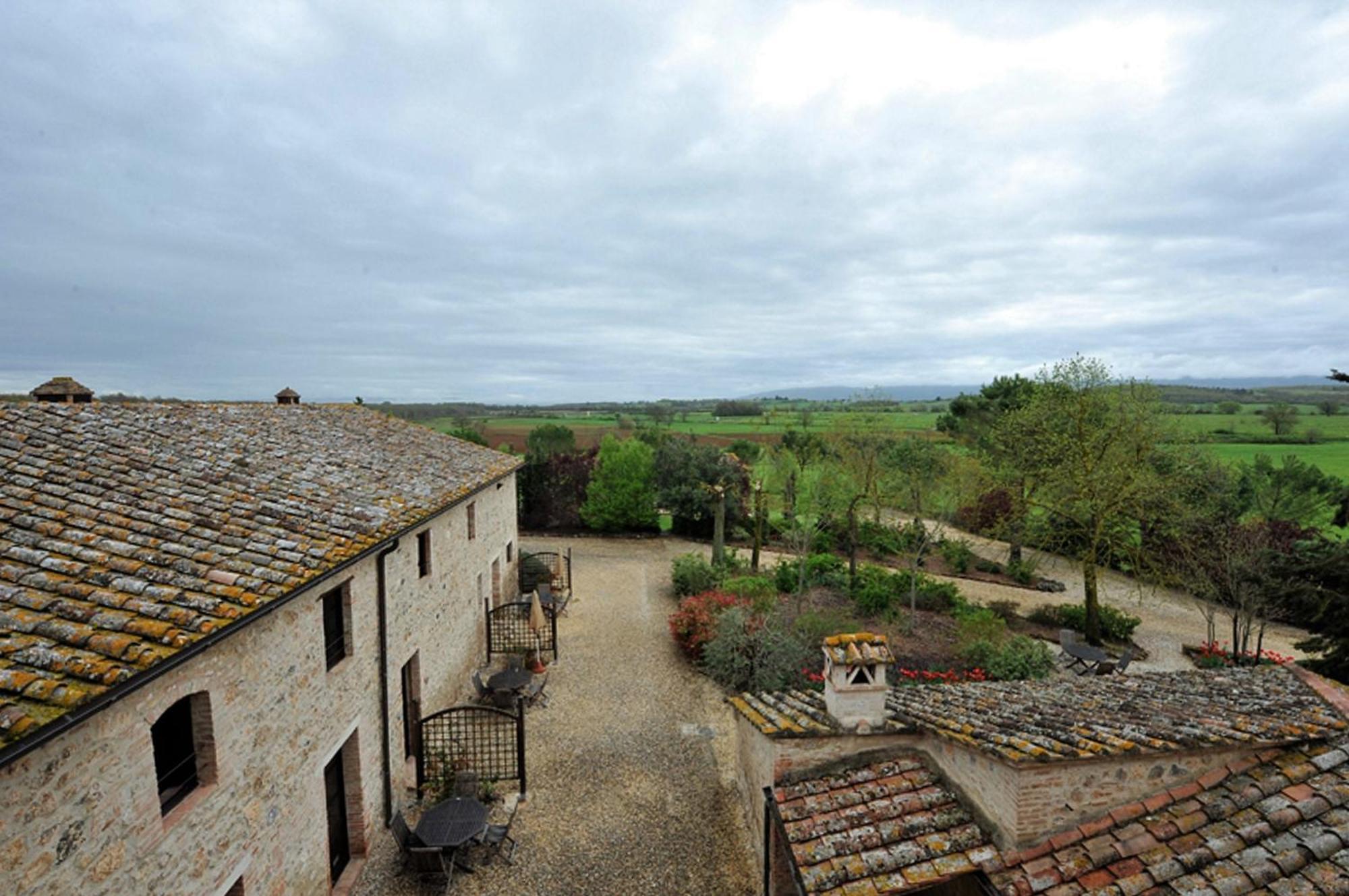 Fattoria Agriturismo Nerbona Casole dʼElsa Extérieur photo